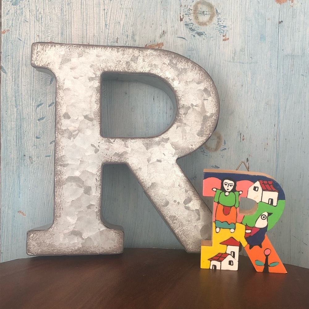 Bundle of two “R’s” - one rustic metal and the other from Spain & very colorful - Picture 12 of 13